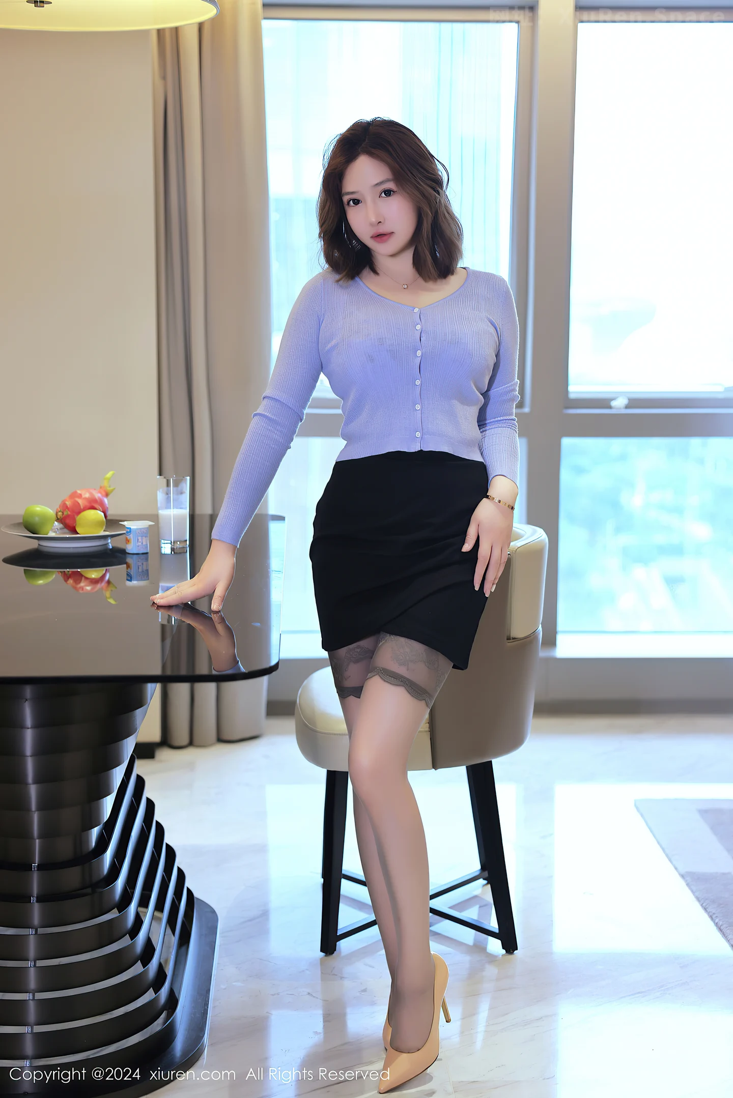 图片[2]-[XiuRen秀人网]VOL.8527 模特养乐多DoDo性感蓝色OL服饰配黑丝吊袜秀完美身材诱惑写真72P-秀人网官方网站